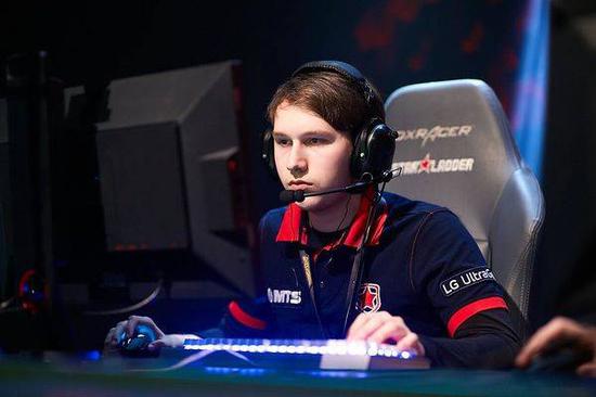 中国赛区AG.AL战队夺得穿越火线EWC首冠